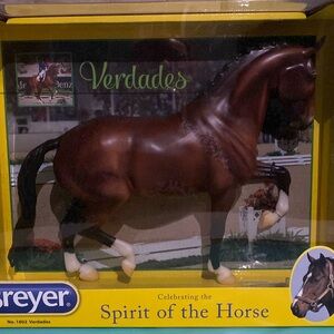 Breyer Retired Verdades NIB